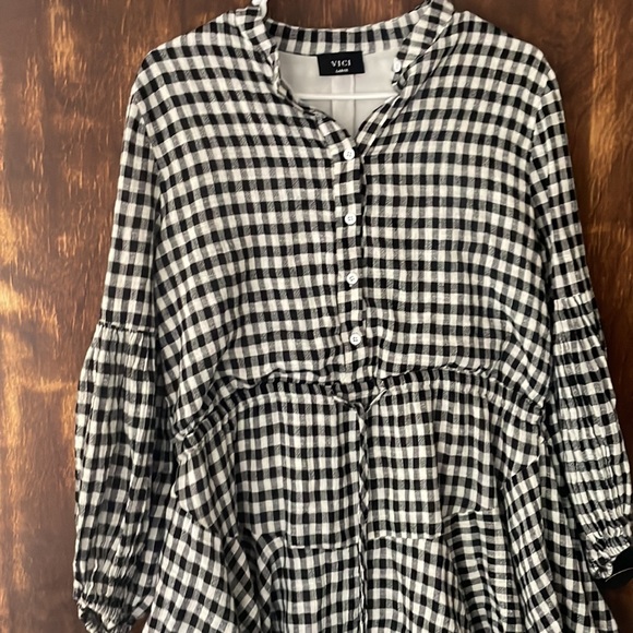 Vici black and white plaid top/dress - Picture 6 of 6